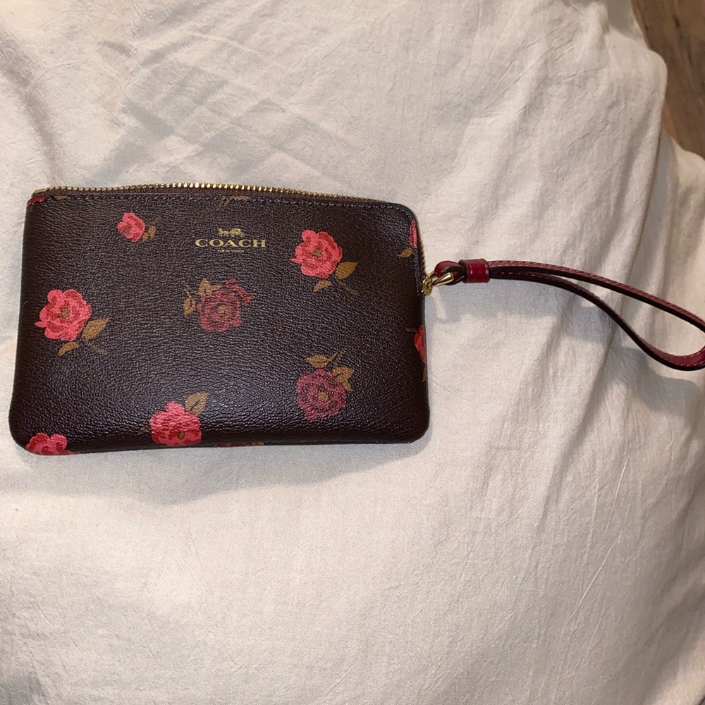 COACH FLORAL WRISTLET NEVER WORN